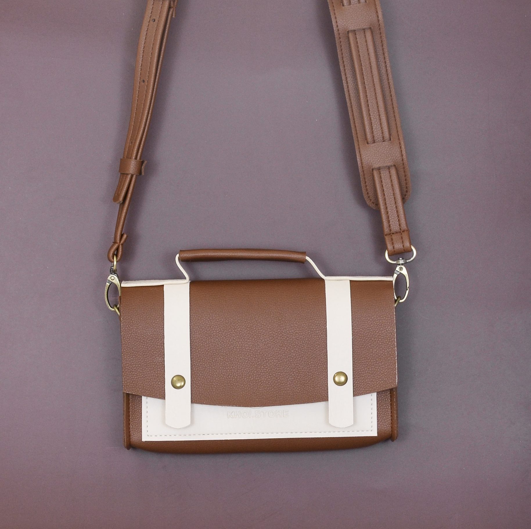 (In stock|Có sẵn) TABI | Leather Crossbody phonebag with top-handle in Brown mix Cream - Túi da điện thoại đeo chéo có quai xách tay màu nâu phối kem